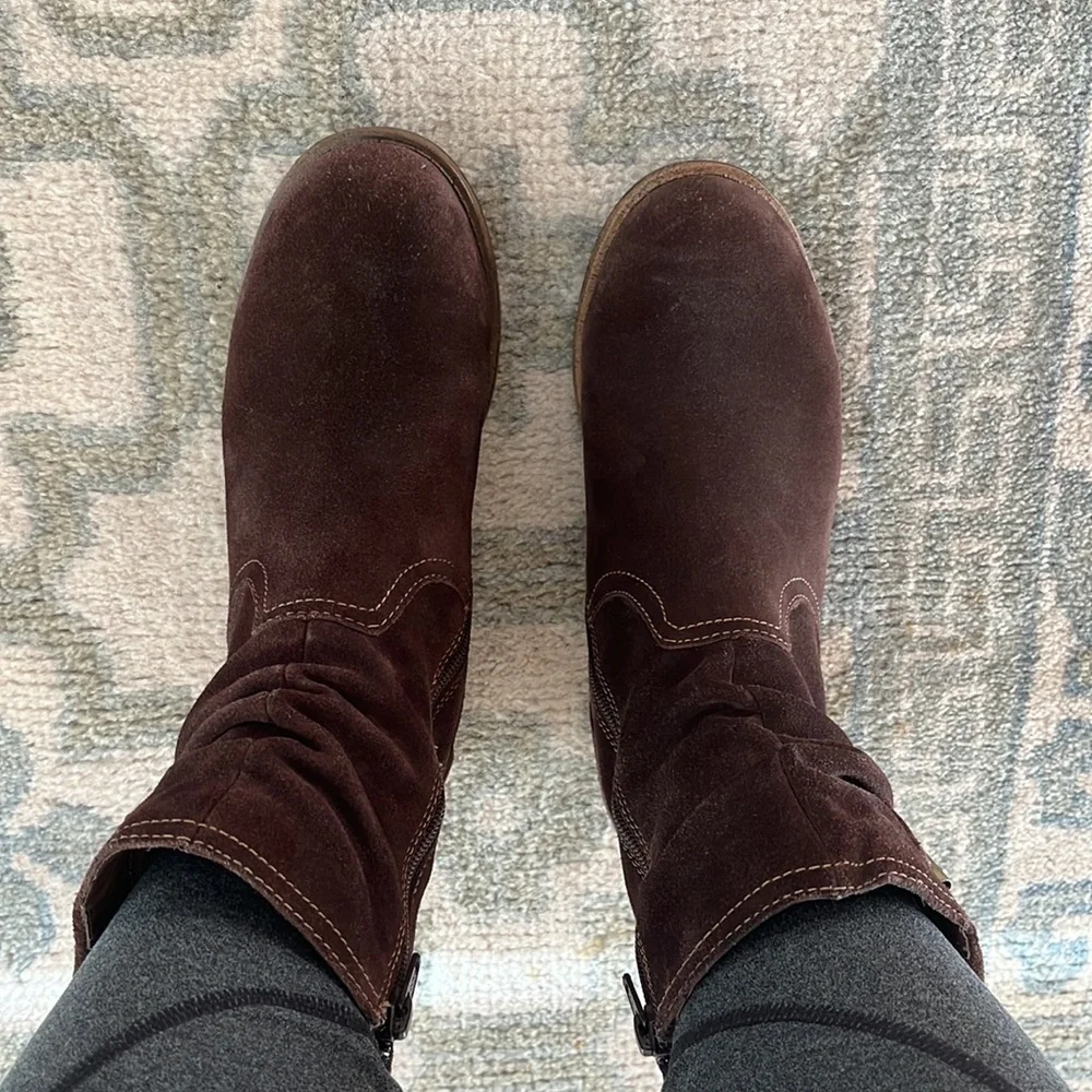 Earth brown suede boot size 7.5 - Picture 7 of 8
